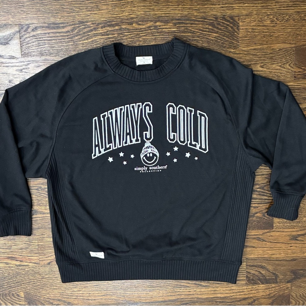 Simply Southern Always Cold Graphic Black Pullover Sweatshirt Women’s M